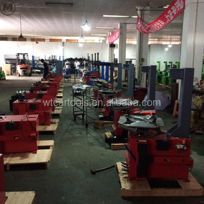 Selbstzentrierende Reifenmaschine WSR-093 mit optionalem Hilfsarm