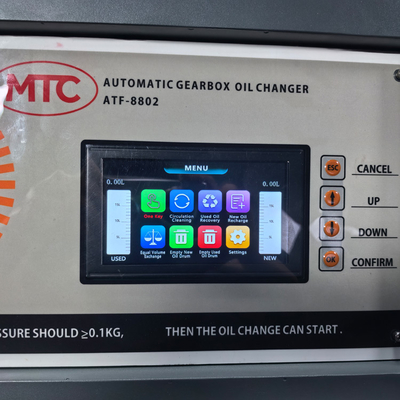 Vollautomatisches Getriebeölwechsel- und Reinigungsgerät für Automobile
